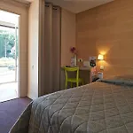 Cit\'Hotel Les Alizes